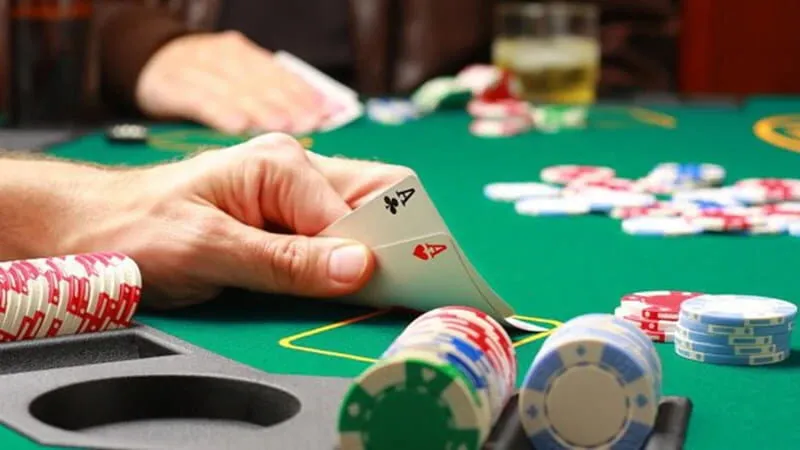 Hướng dẫn chi tiết luật chơi Poker Sbobet cho tân thủ